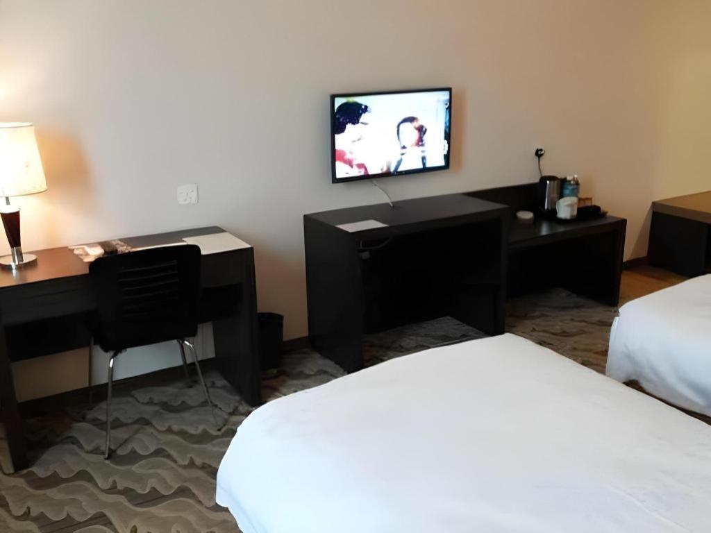 Eminent Hotel Kota Kinabalu Esterno foto