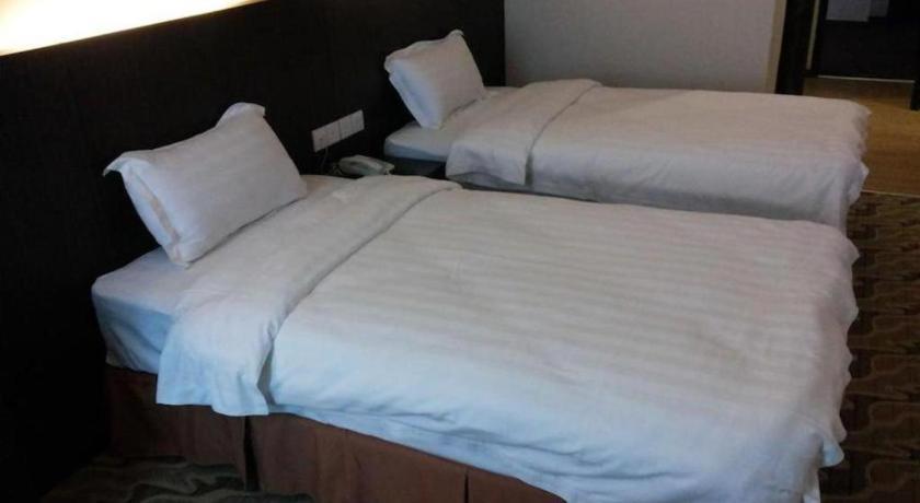 Eminent Hotel Kota Kinabalu Esterno foto